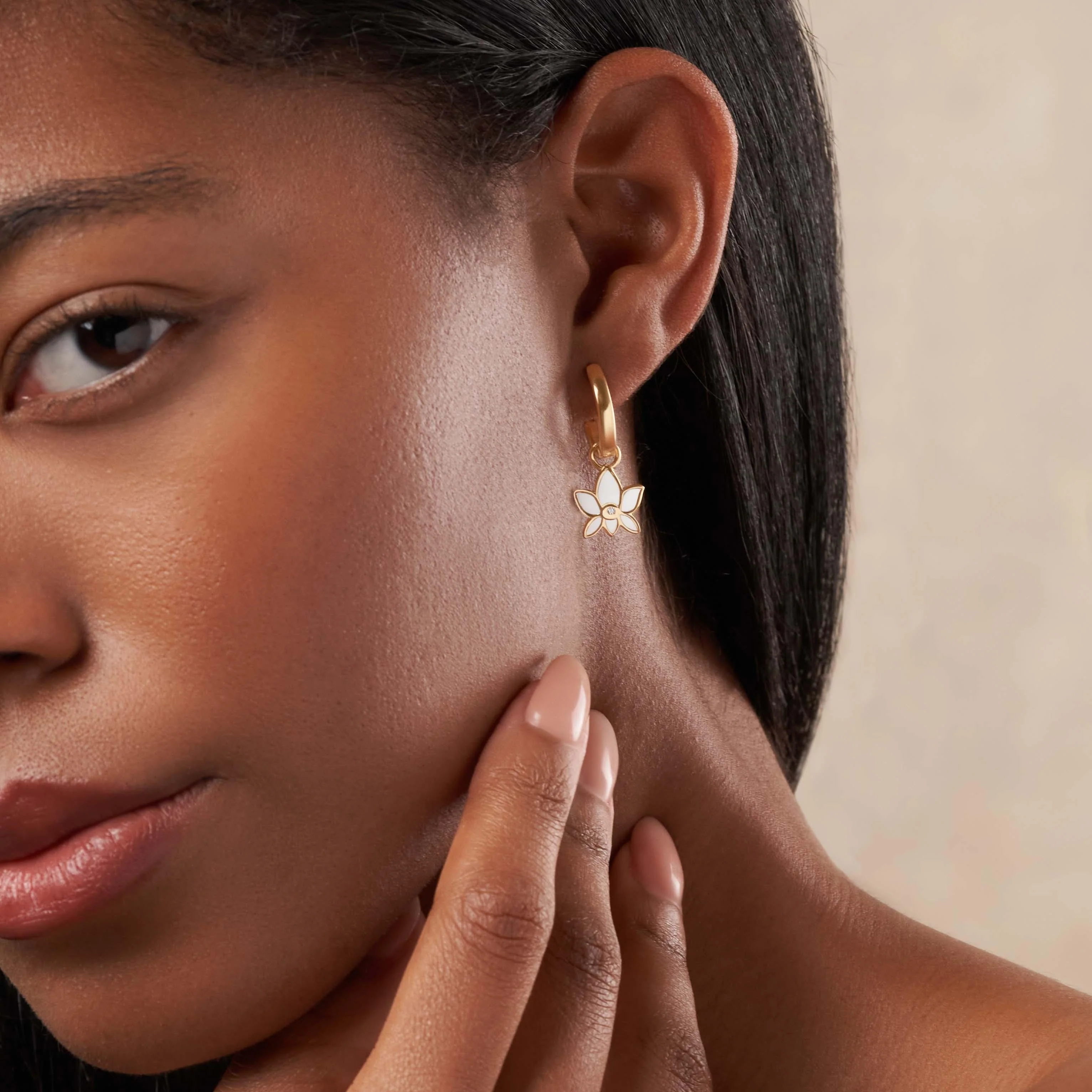 Flow of Energy - Gold Hoop Earrings - Image 4