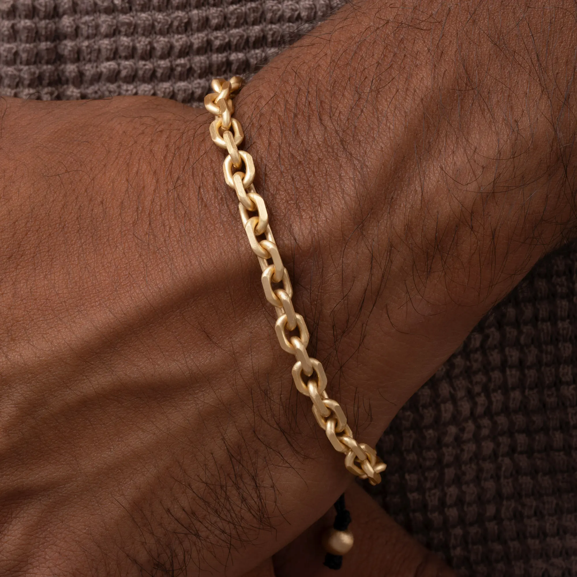 Solar Verge Gold Macramé Bracelet - Image 2